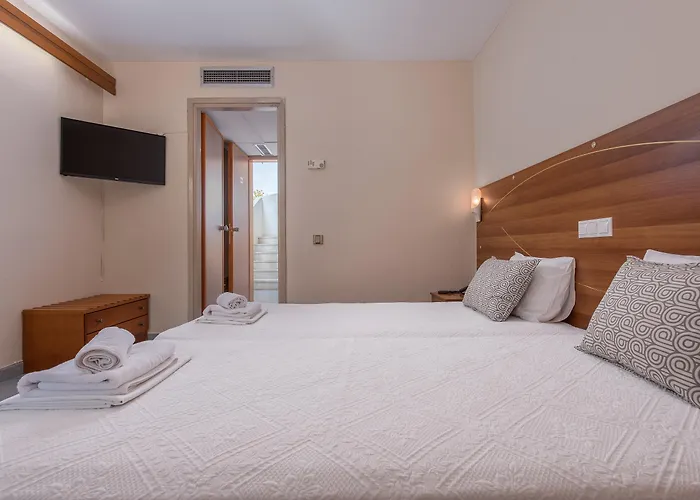 Dionysos Hotel & Suites